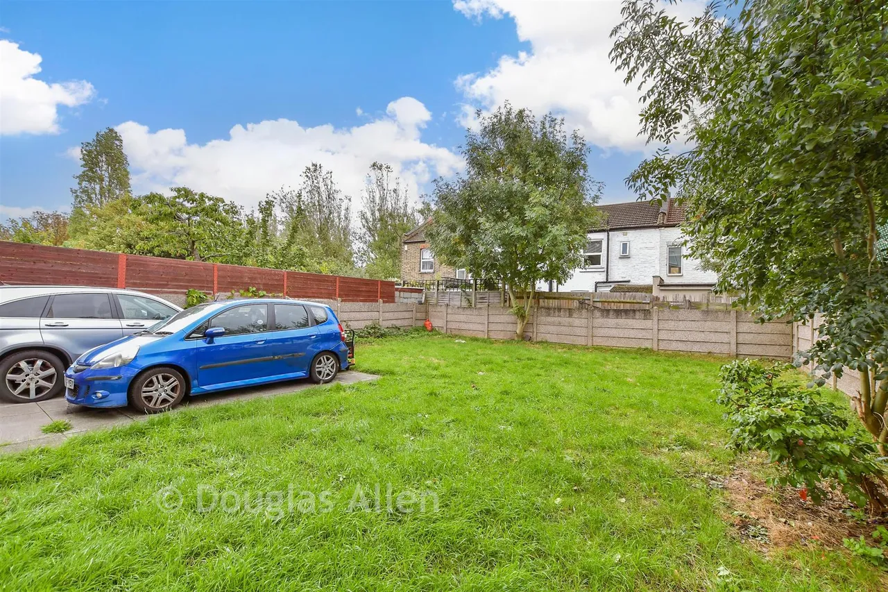 Skeltons Lane, Leyton, E10, photo 2