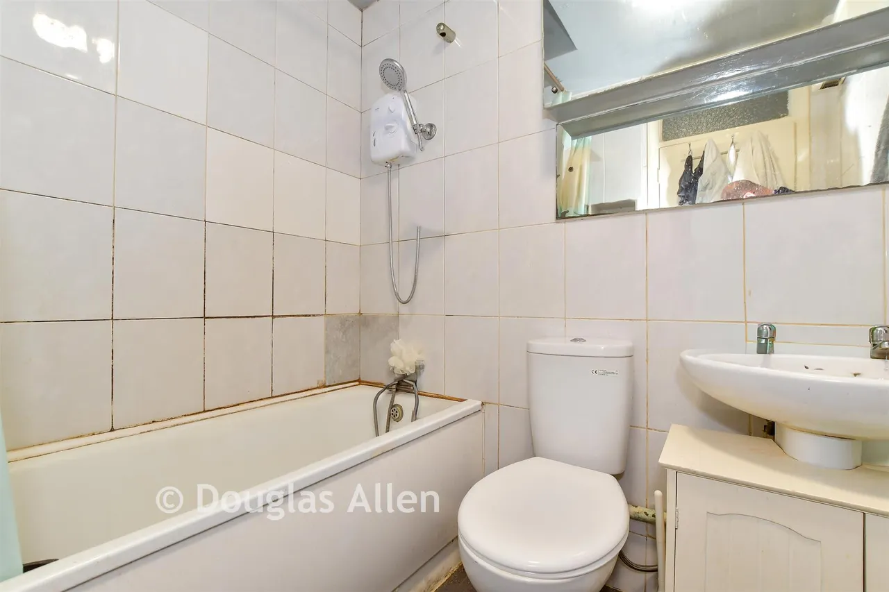 Skeltons Lane, Leyton, E10, photo 5
