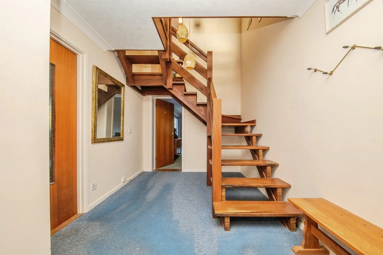 High Road, Leavenheath, CO6, photo 12