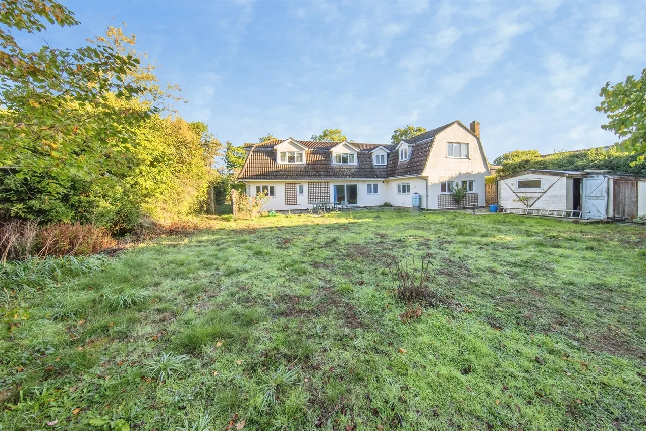 High Road, Leavenheath, CO6, photo 2