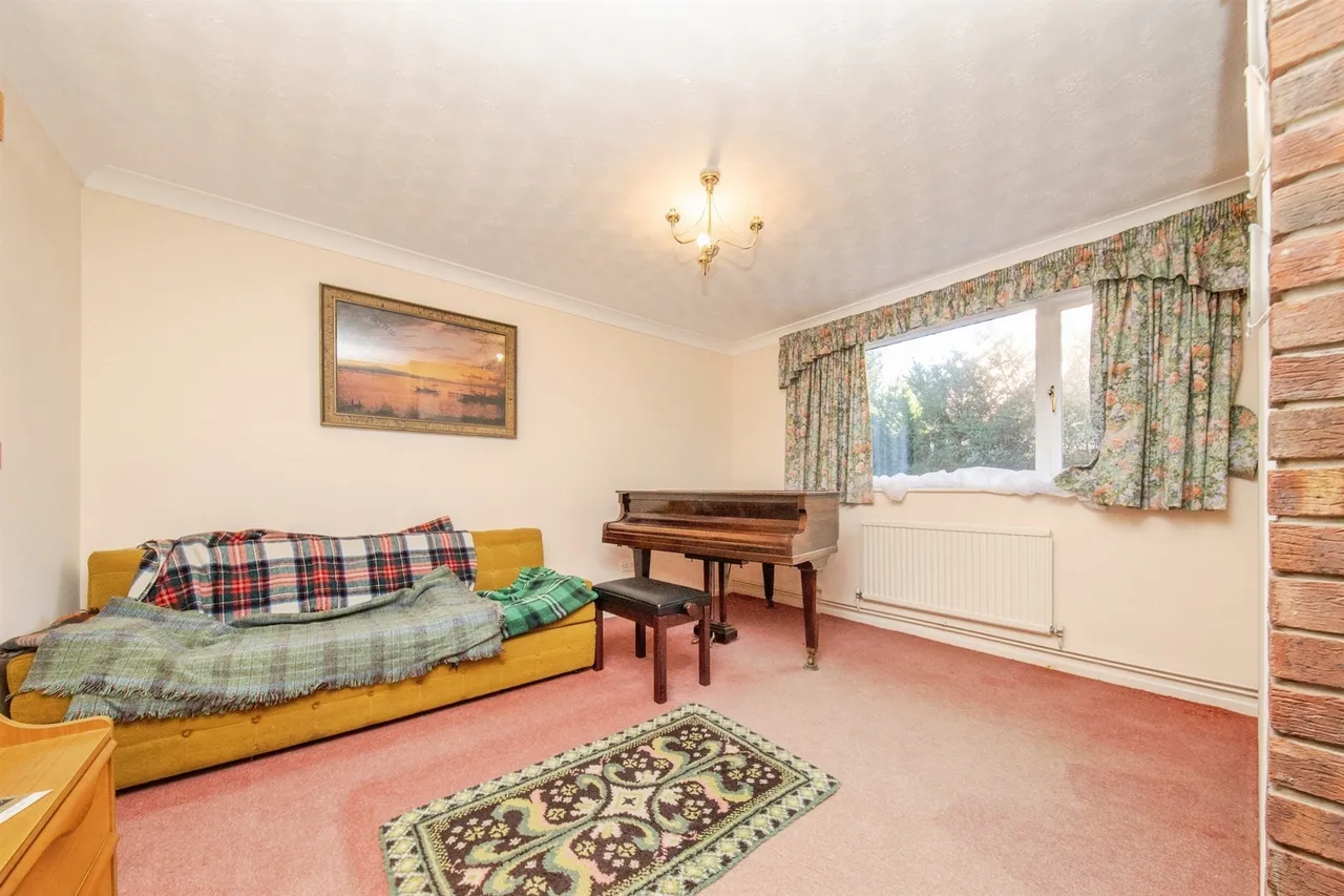 High Road, Leavenheath, CO6, photo 6