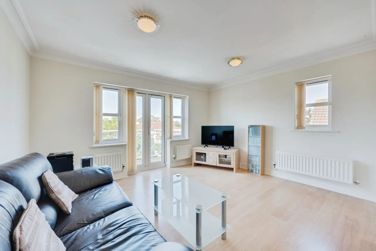 Northpoint Close, Sutton, SM1, photo 3