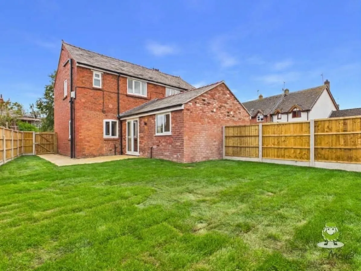Sunny View Holt Road, Cross Lanes, LL13, photo 12