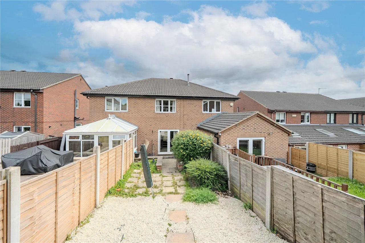 2 bed house for sale, Valley Mount, Leeds, LS13