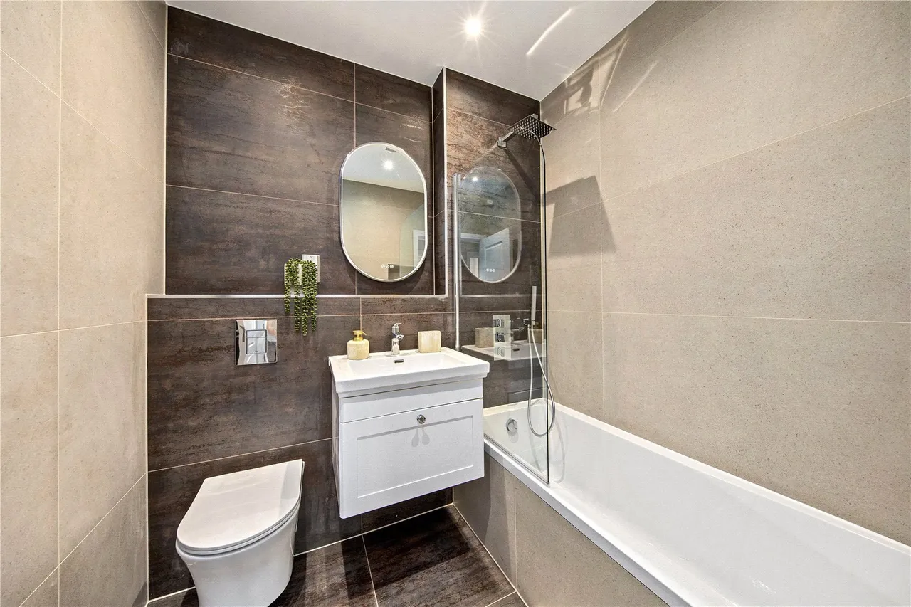 Field Road, Feltham, TW14, photo 14