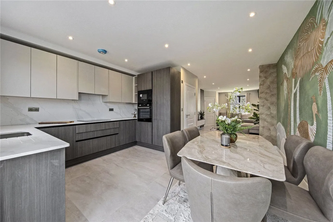 Field Road, Feltham, TW14, photo 3
