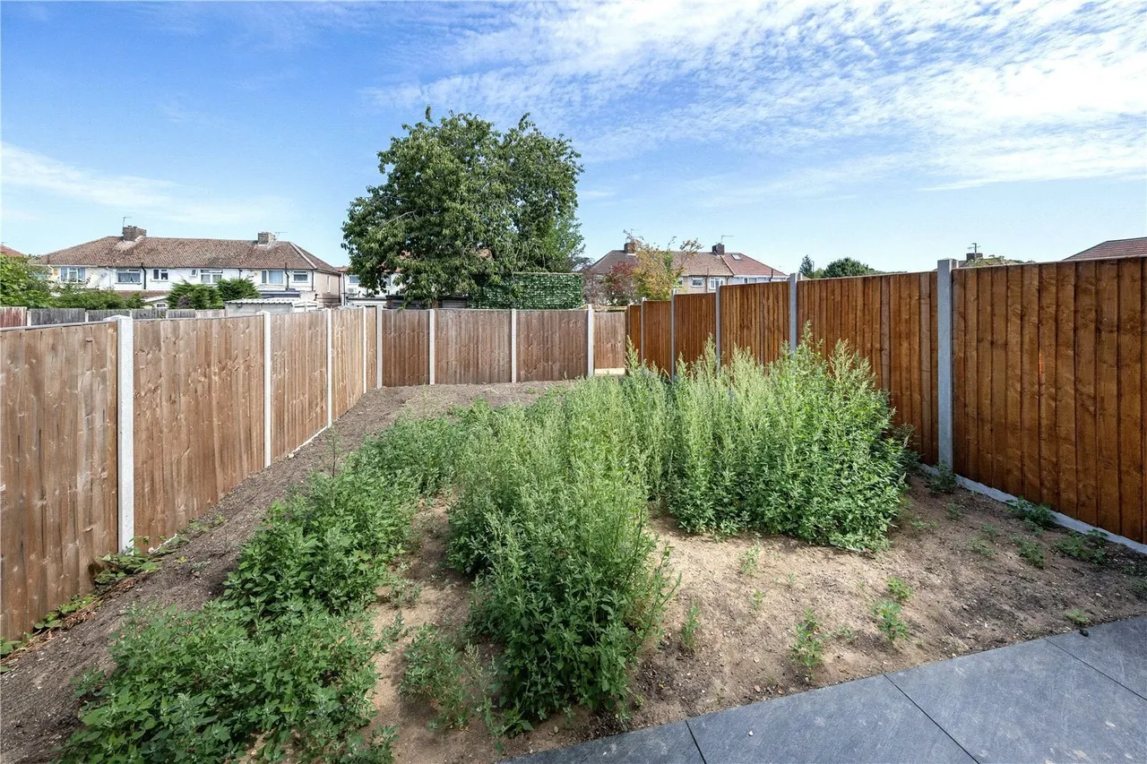 Field Road, Feltham, TW14, photo 15