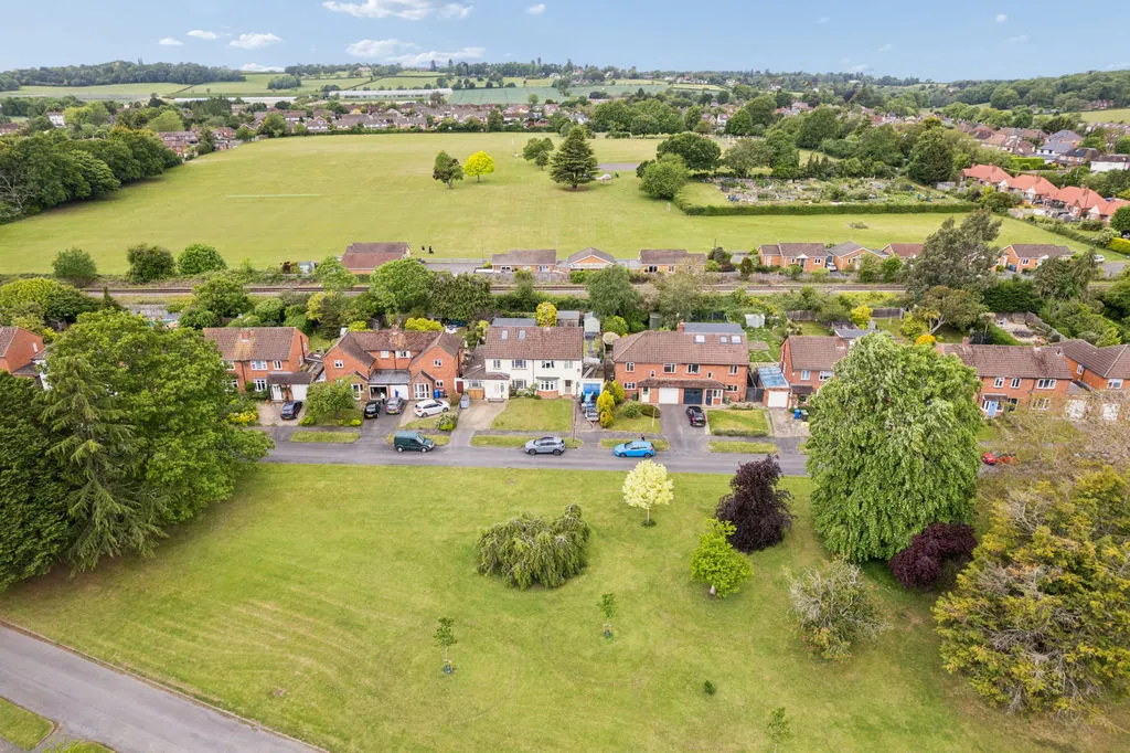 Westwood Green, Cookham SL6 9DE, photo 2