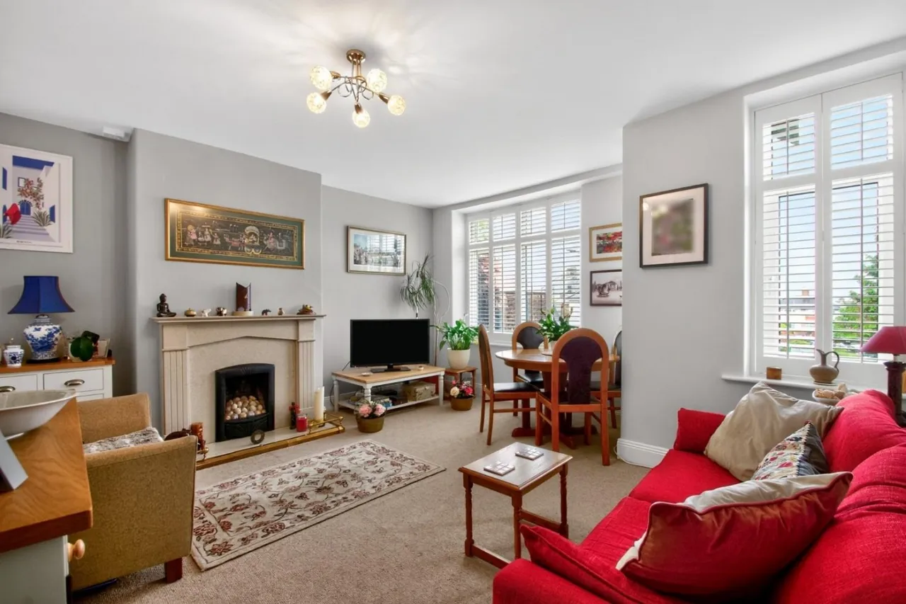 2 bed flat for sale — Skipton Road, Harrogate