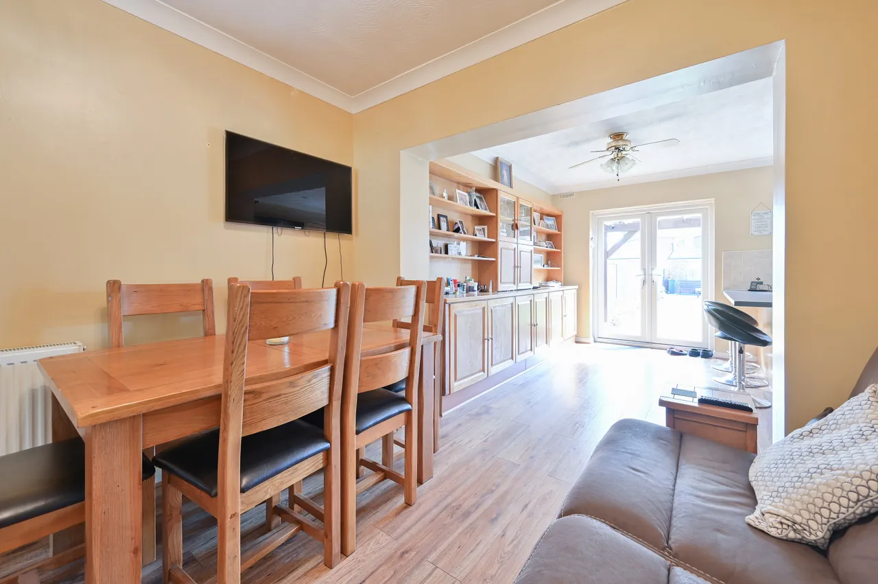 6 Jordan Close, Watford, photo 9