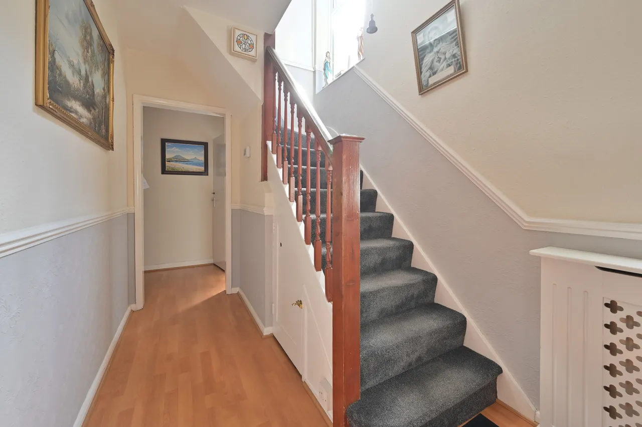 6 Jordan Close, Watford, photo 6