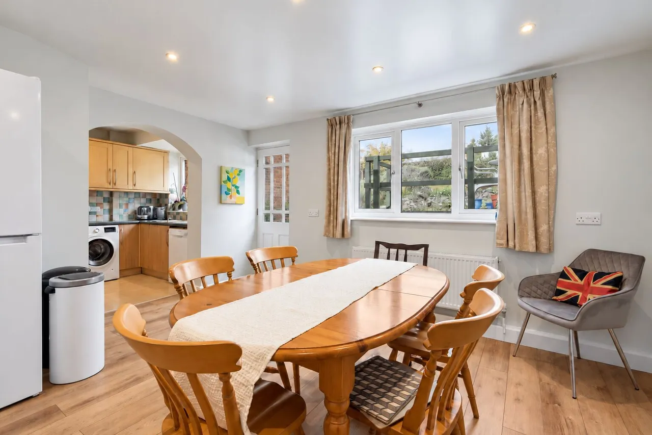 Westover Road, High Wycombe, HP13, photo 4