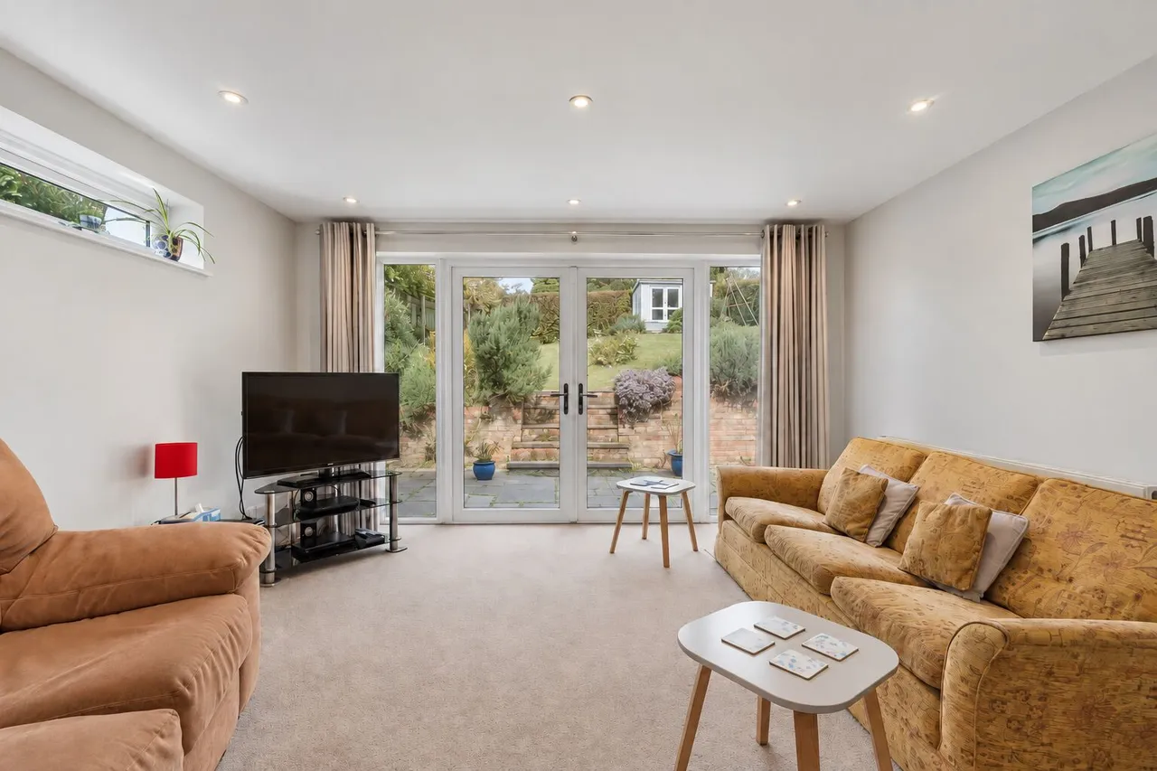 Westover Road, High Wycombe, HP13, photo 11