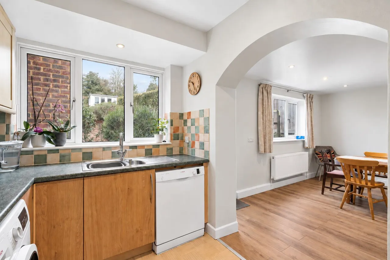 Westover Road, High Wycombe, HP13, photo 14