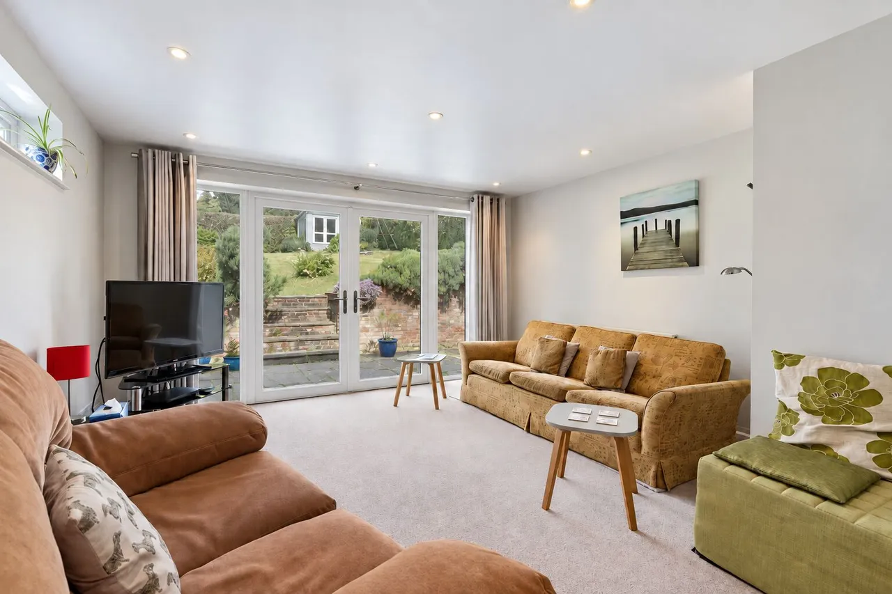 Westover Road, High Wycombe, HP13, photo 3