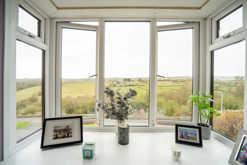 Low Road, Thornhill Edge, photo 22
