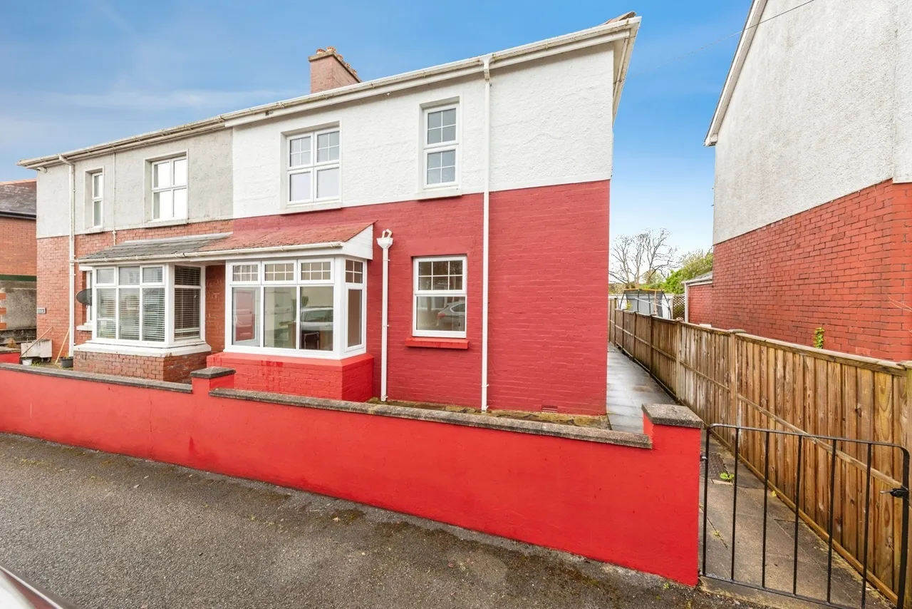 3 bed house for sale, Myrddin Crescent, Carmarthen, SA31