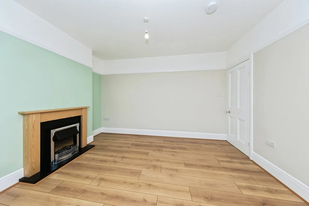 Myrddin Crescent, Carmarthen, SA31, photo 8