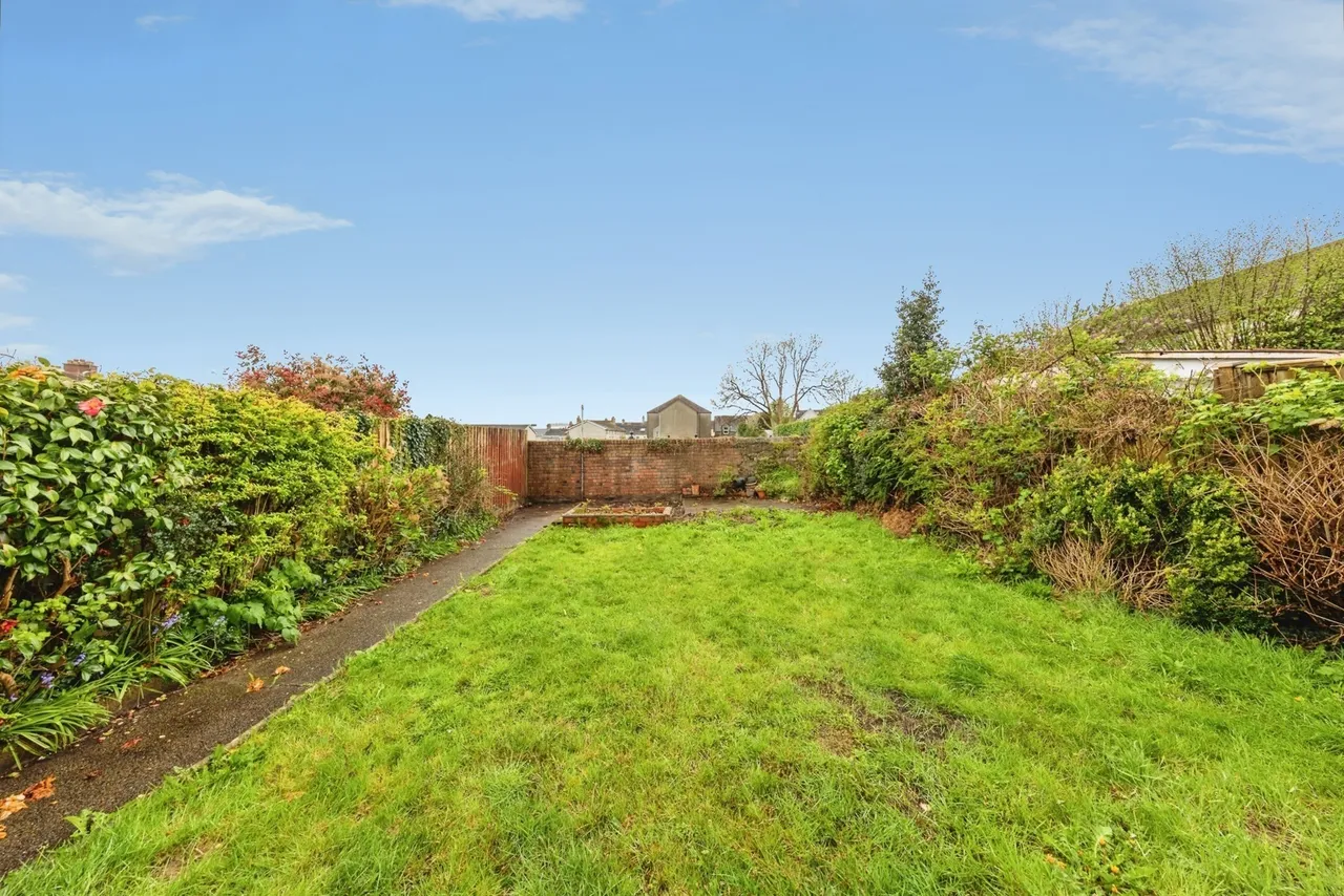 Myrddin Crescent, Carmarthen, SA31, photo 2