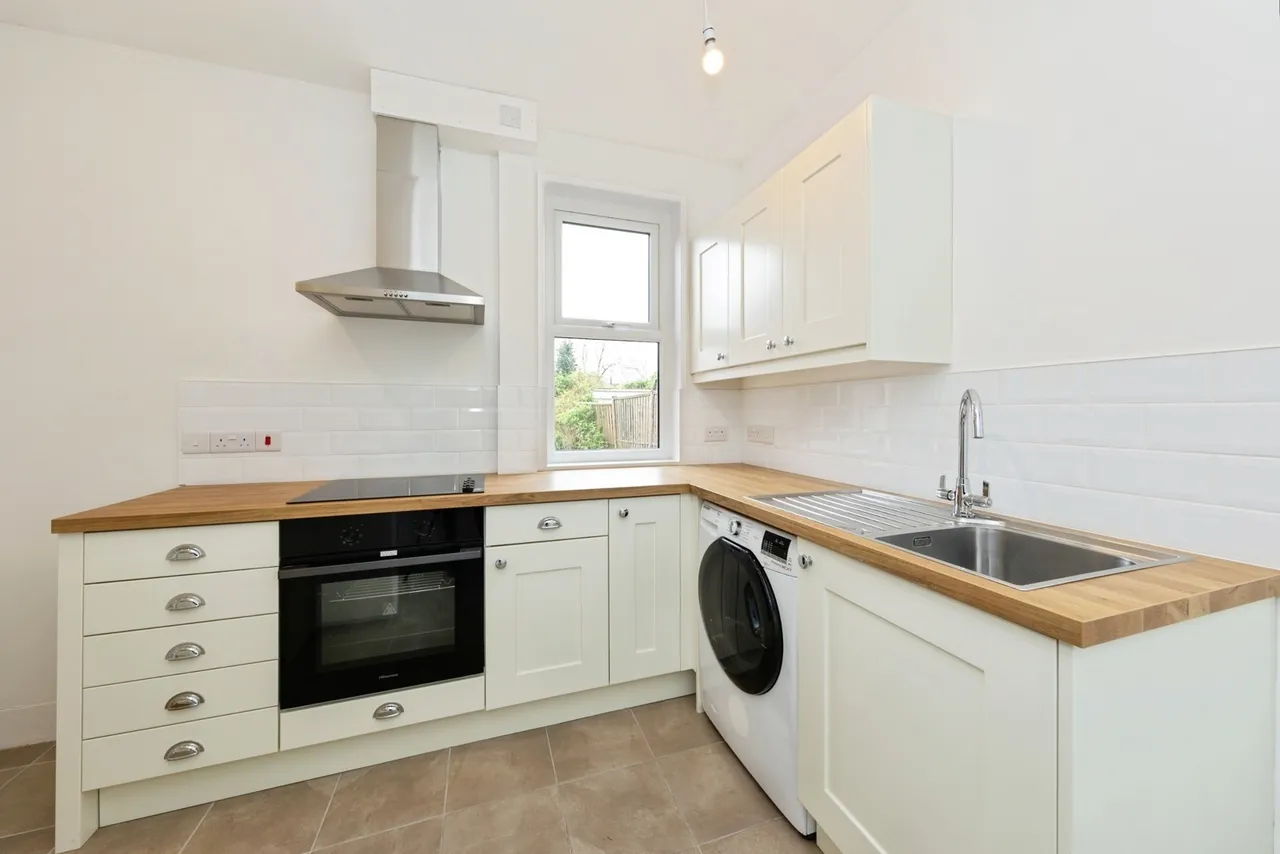 Myrddin Crescent, Carmarthen, SA31, photo 5