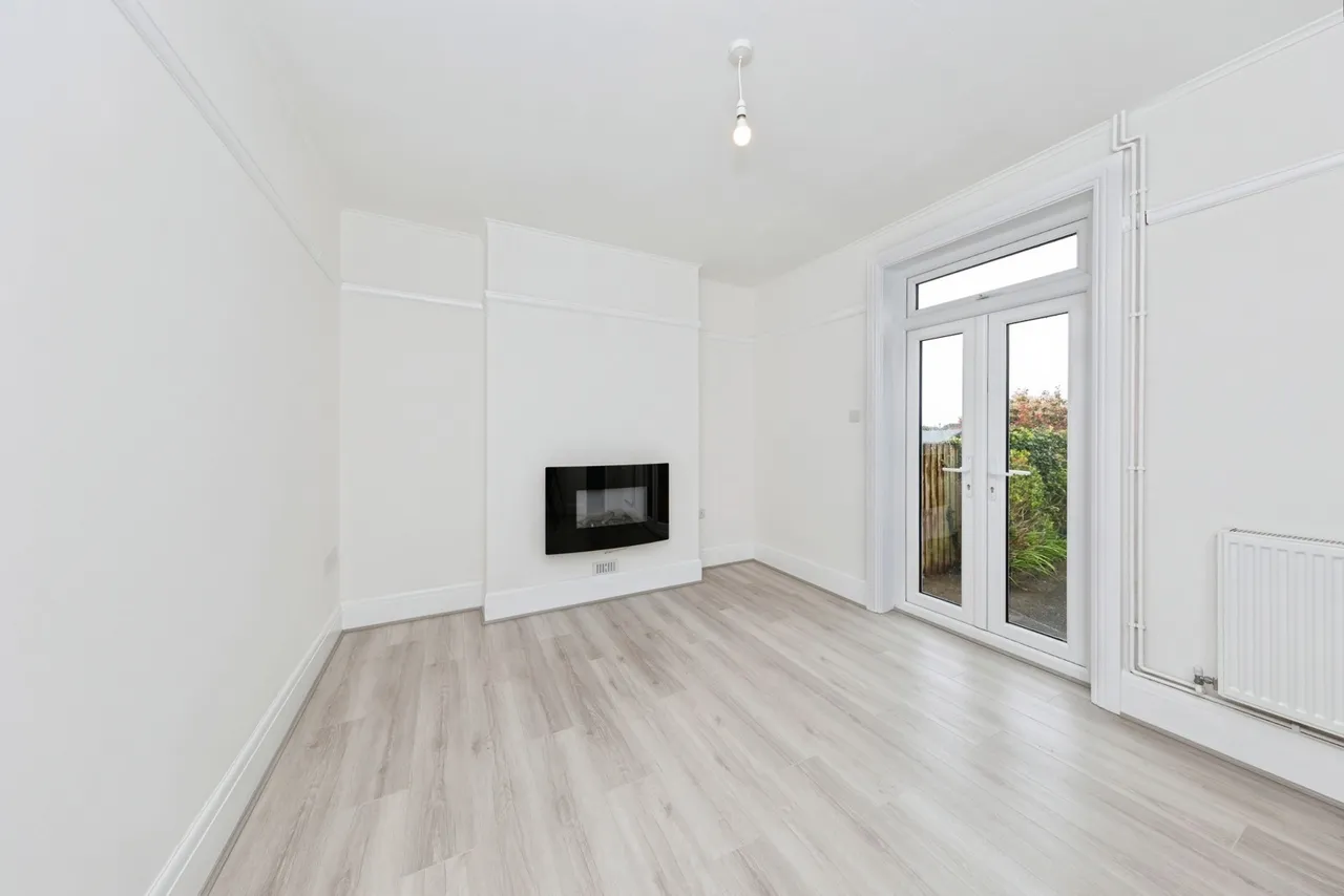 Myrddin Crescent, Carmarthen, SA31, photo 10