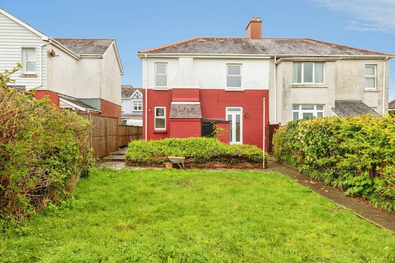Myrddin Crescent, Carmarthen, SA31, photo 21