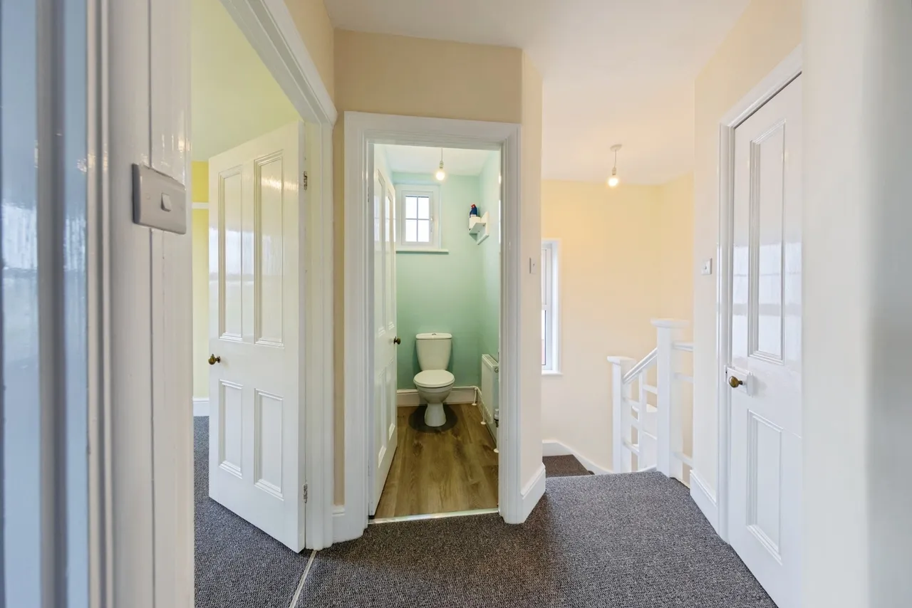 Myrddin Crescent, Carmarthen, SA31, photo 12
