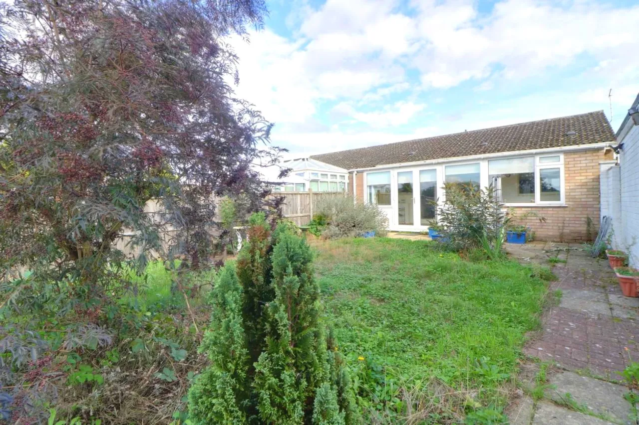 St Michaels Road, Long Stratton, photo 16