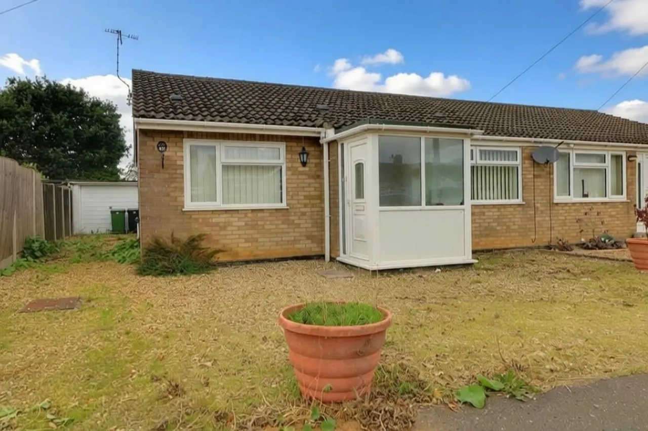 St Michaels Road, Long Stratton, photo 2