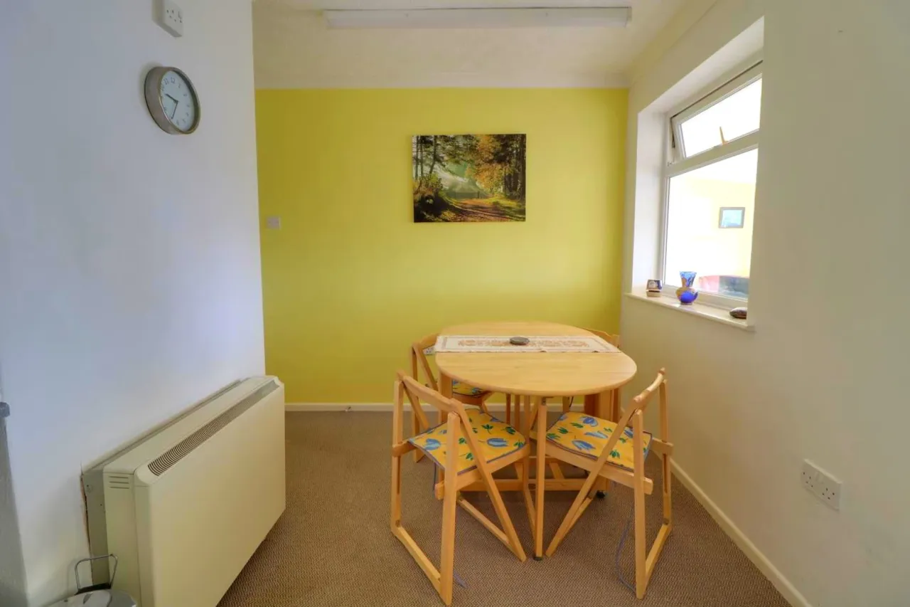 St Michaels Road, Long Stratton, photo 6