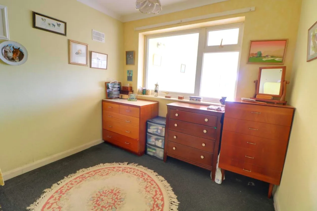 St Michaels Road, Long Stratton, photo 13
