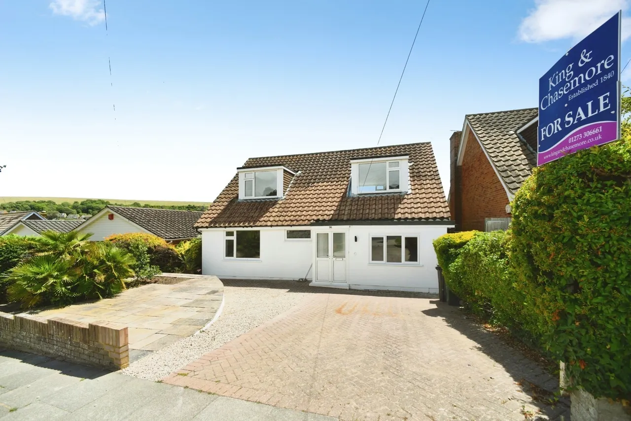 4 bed property for sale, Lustrells Crescent, Saltdean, BN2