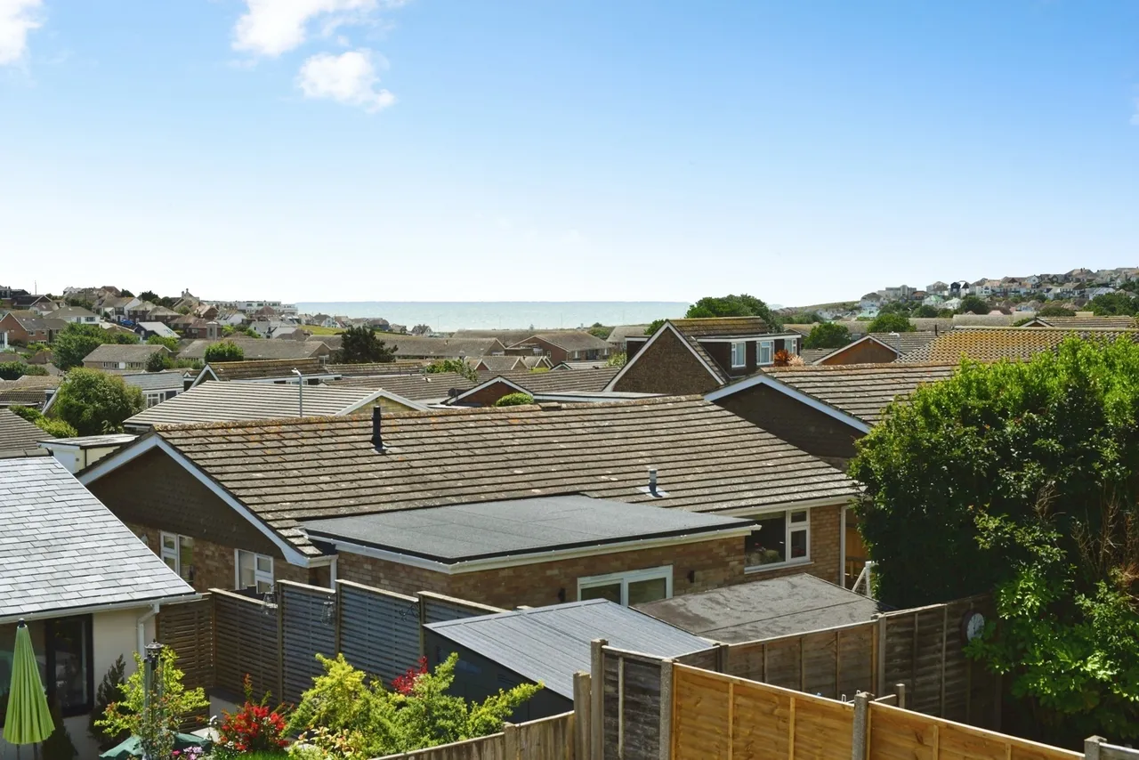 Lustrells Crescent, Saltdean, BN2, photo 10