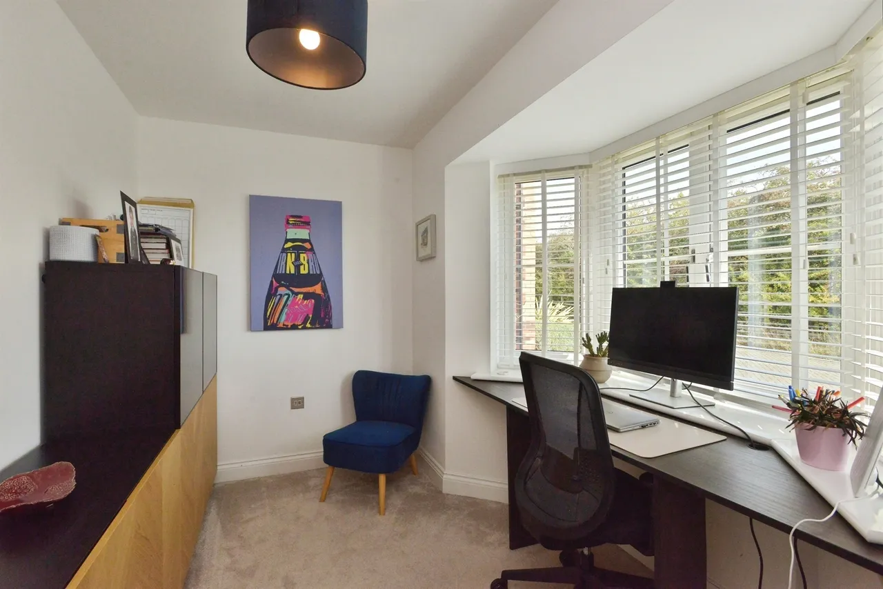 Keeves Avenue, Hanslope, MK19, photo 11