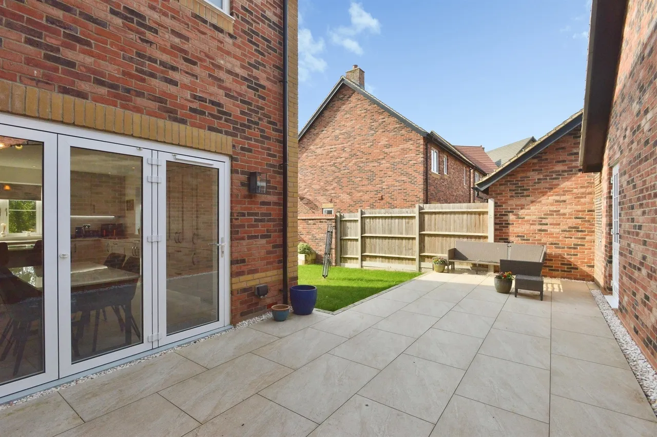 Keeves Avenue, Hanslope, MK19, photo 22