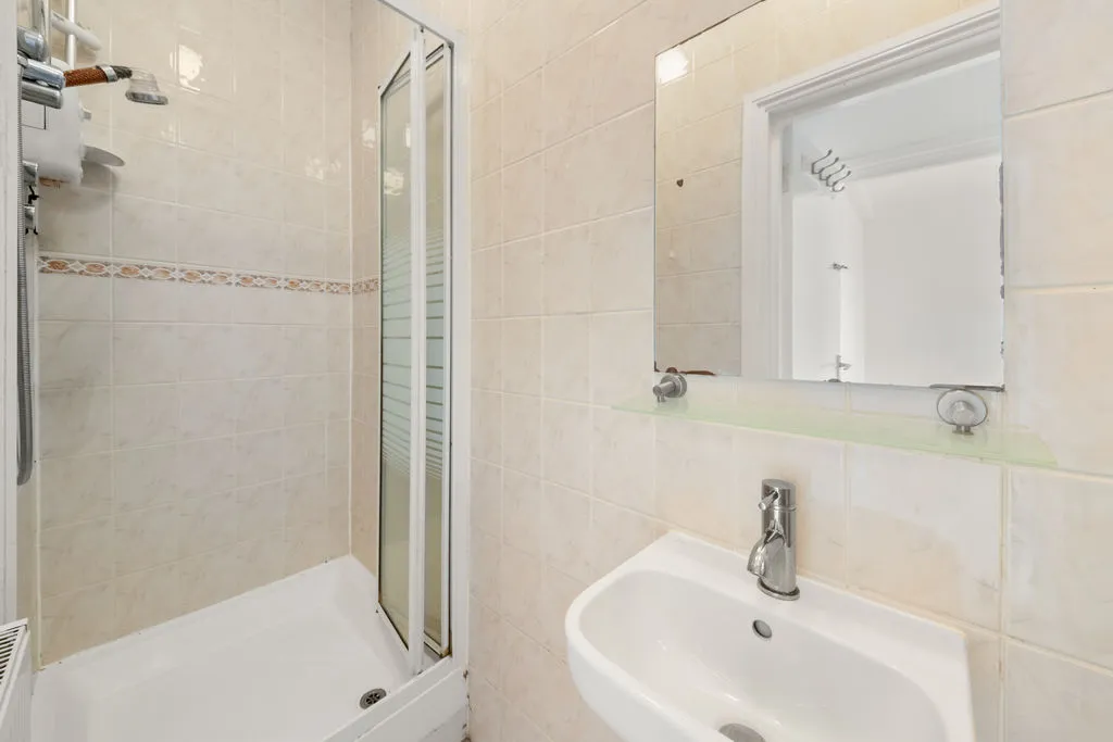 Greenford Road, Greenford, photo 6