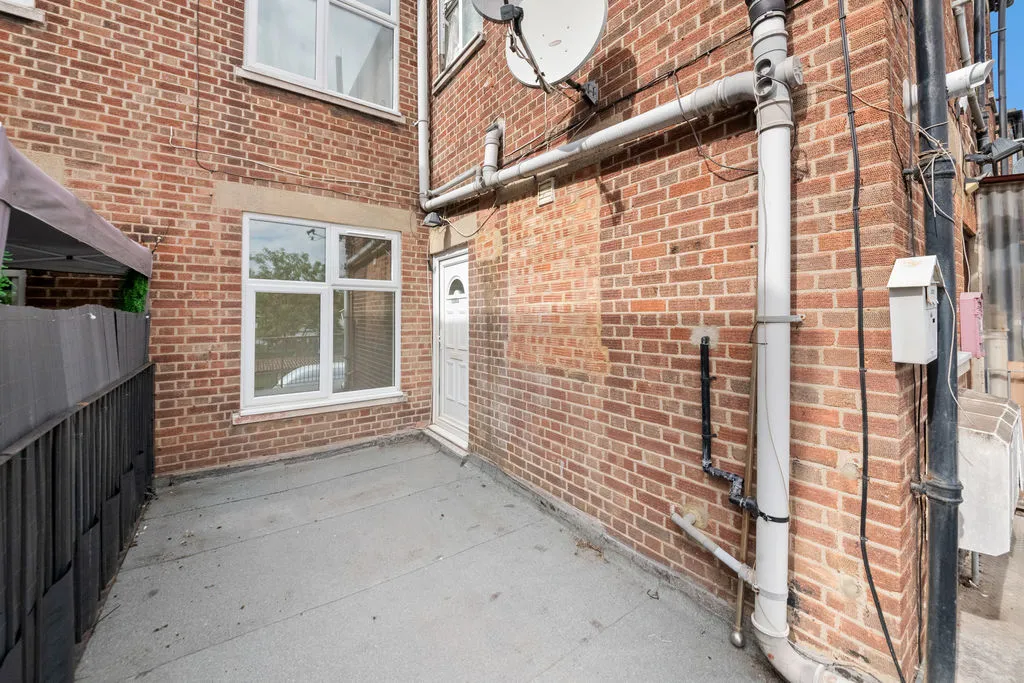 Greenford Road, Greenford, photo 7