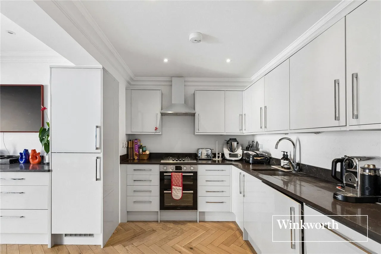Grants Close, Mill Hill East, NW7, photo 5