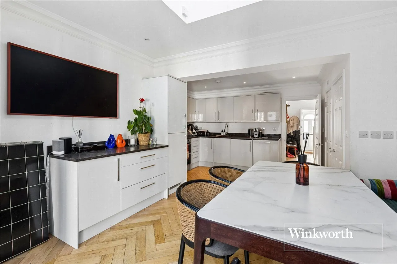 Grants Close, Mill Hill East, NW7, photo 12