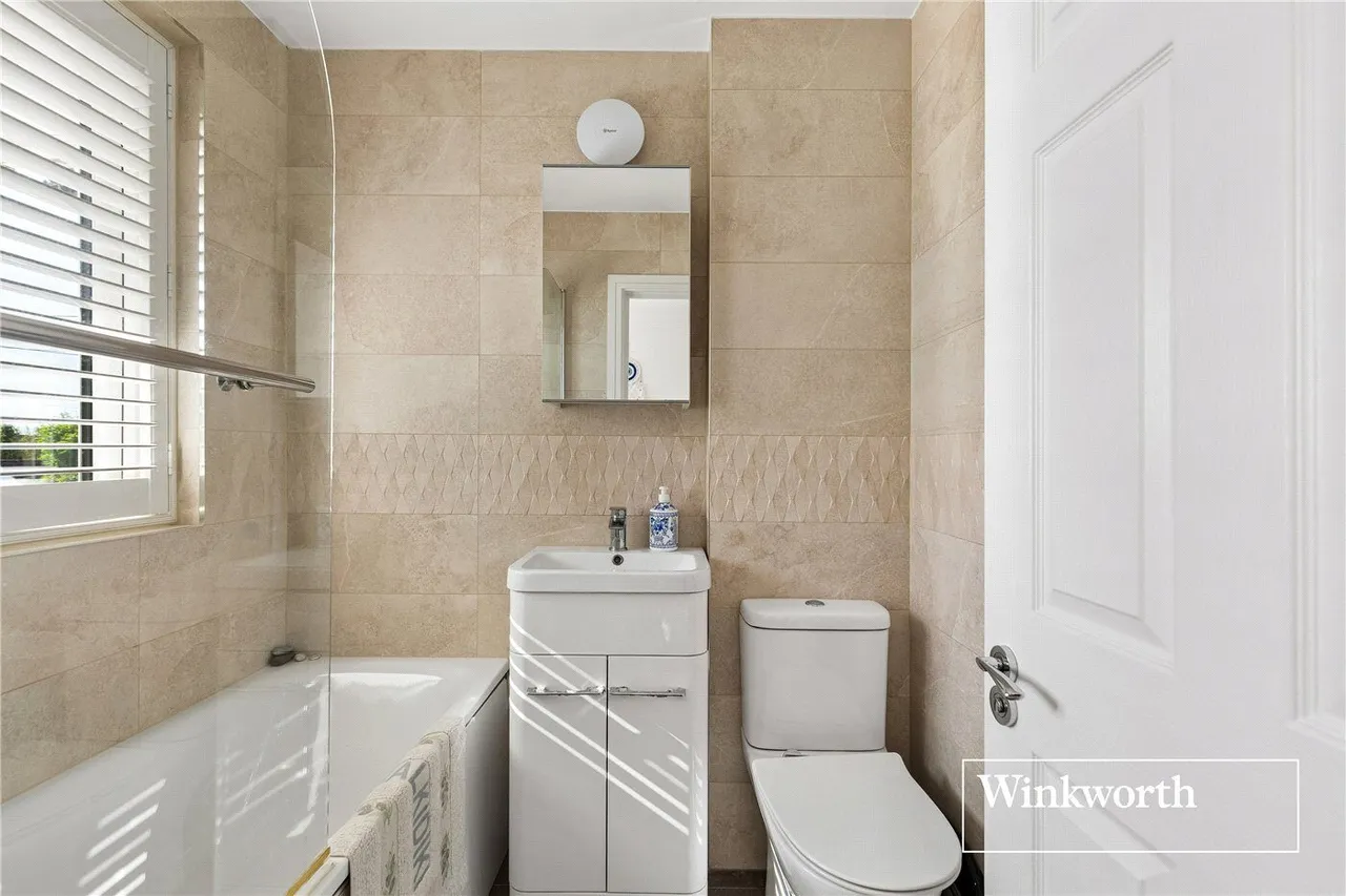 Grants Close, Mill Hill East, NW7, photo 17