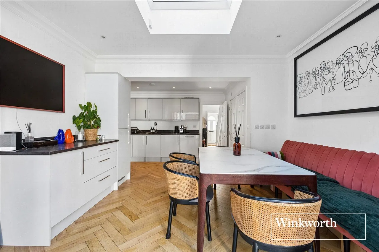 Grants Close, Mill Hill East, NW7, photo 14