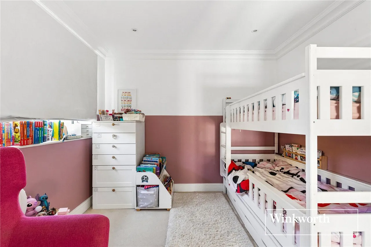 Grants Close, Mill Hill East, NW7, photo 7