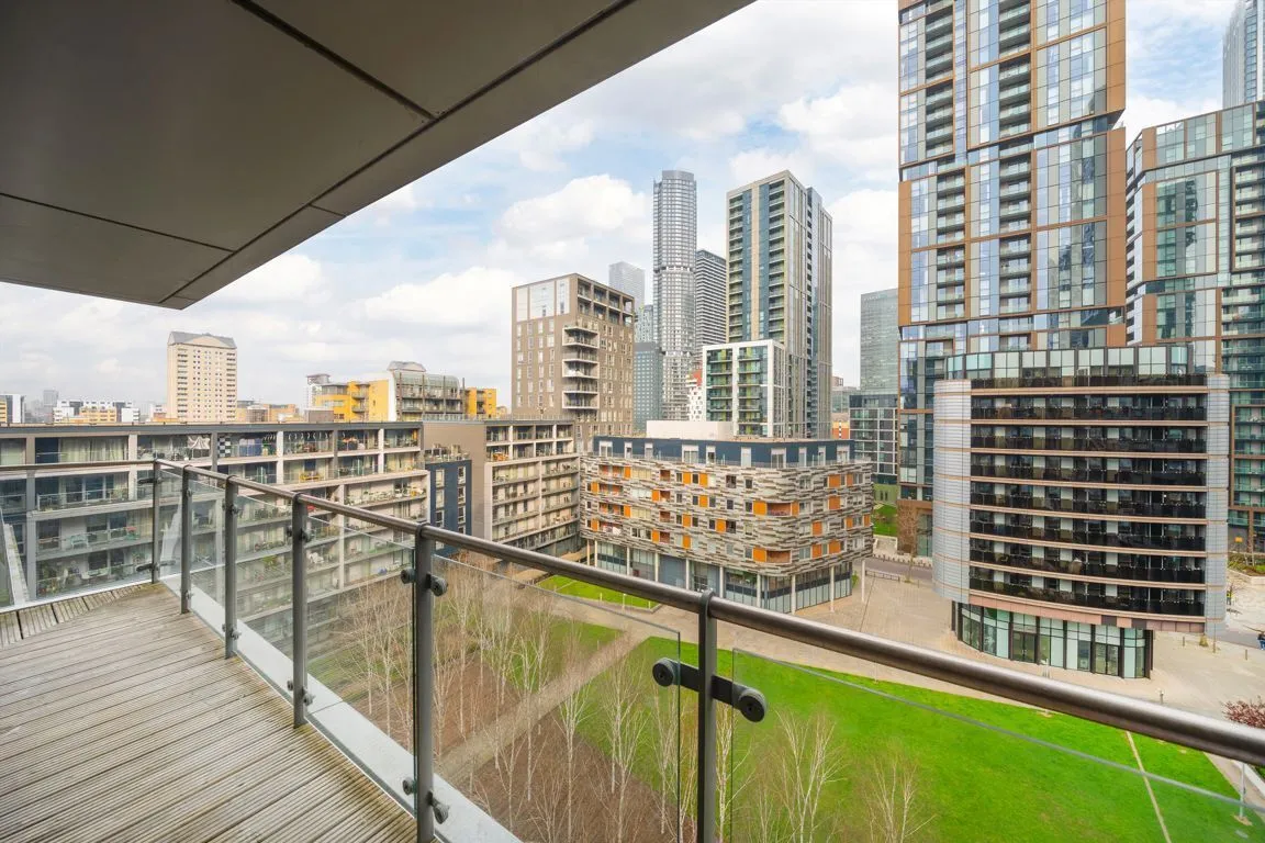 flat for sale — Indescon Square, London