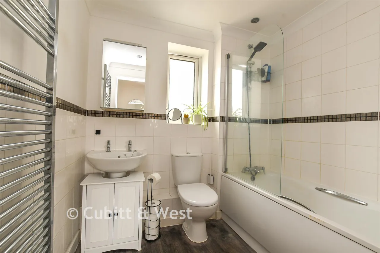 The Cedars, Reigate, RH2, photo 5