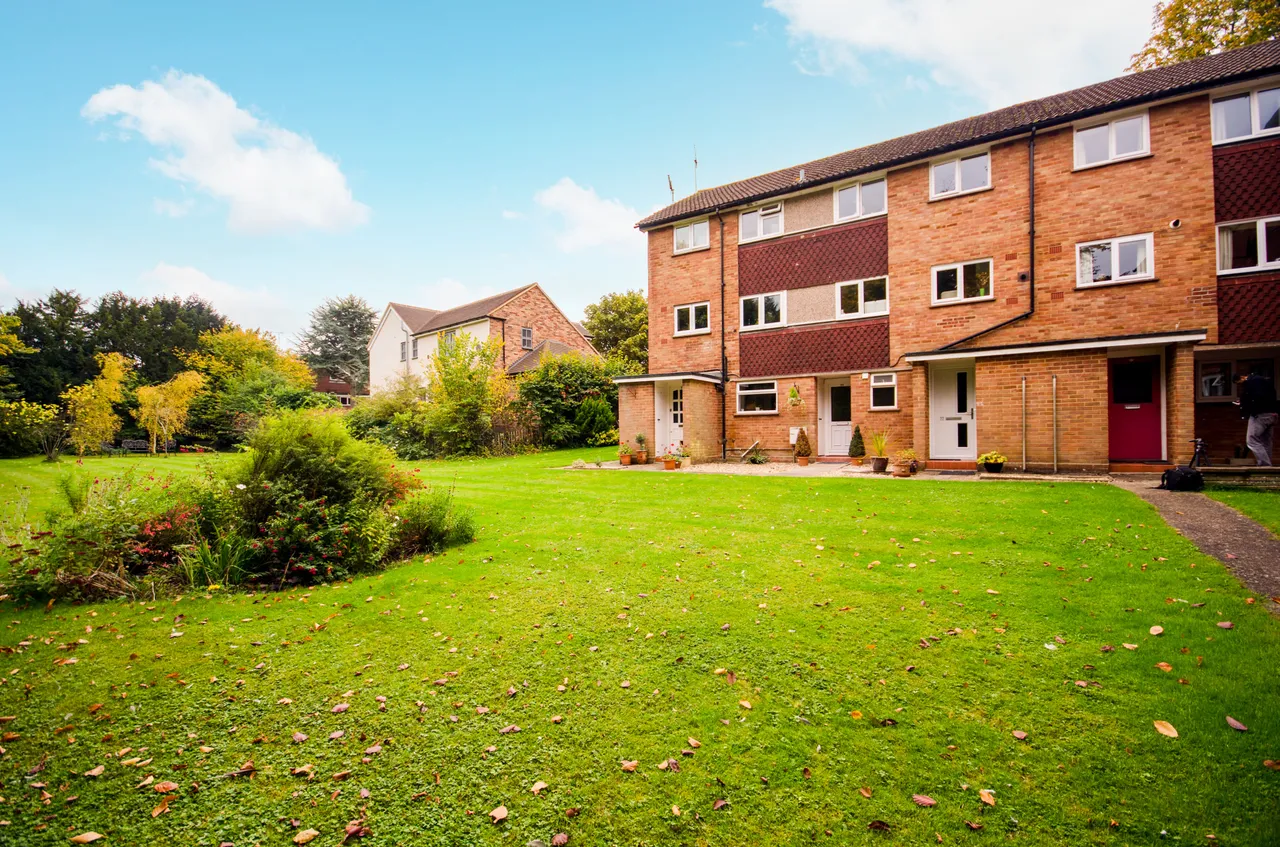 23 Merrow Court, Levylsdene, Guildford, photo 11