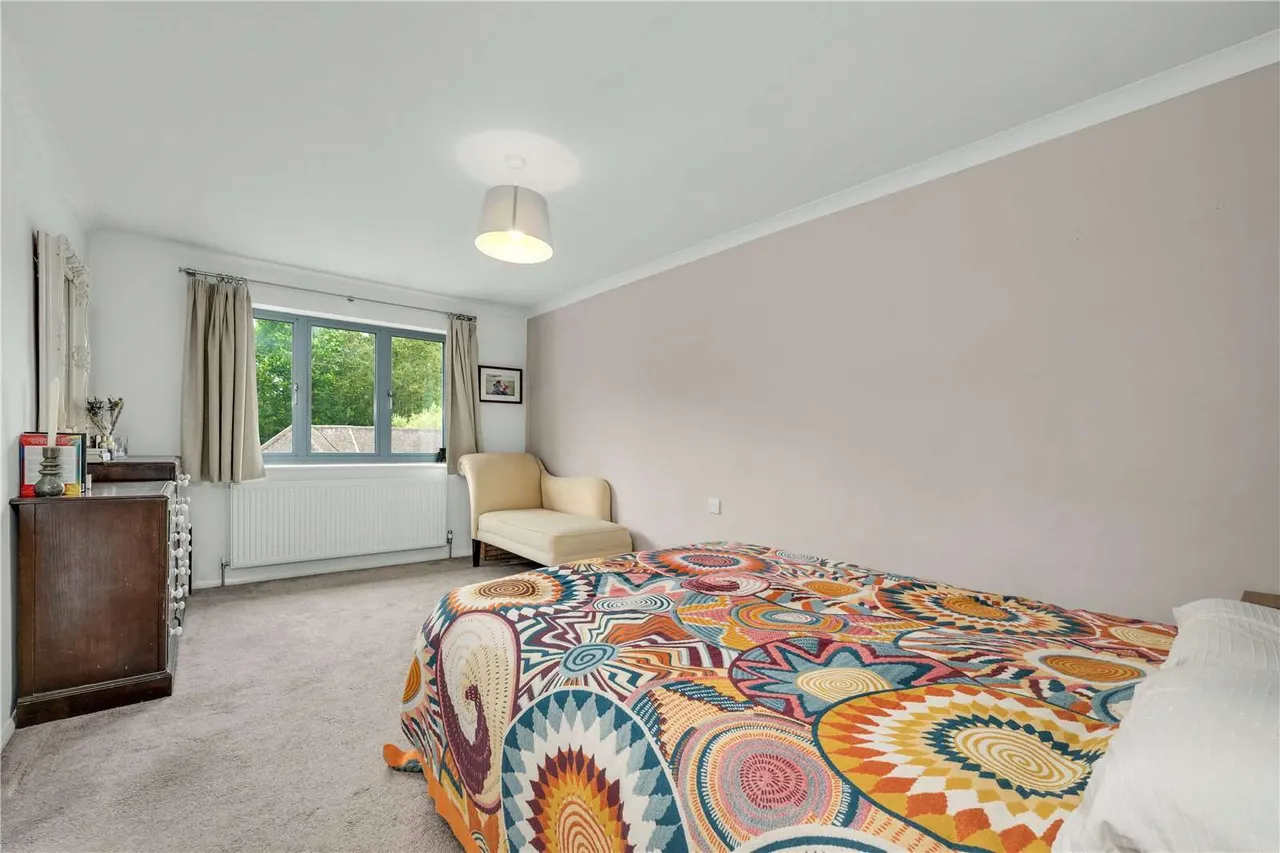 Windsor Road, Chobham, Woking, Surrey, GU24 8QS, photo 8