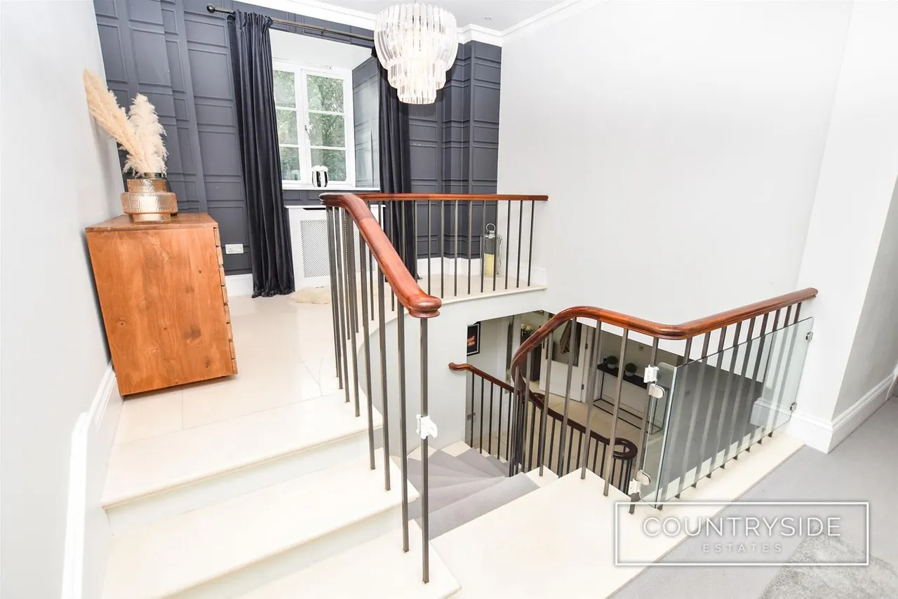 Vicarage Hill, Benfleet, photo 15