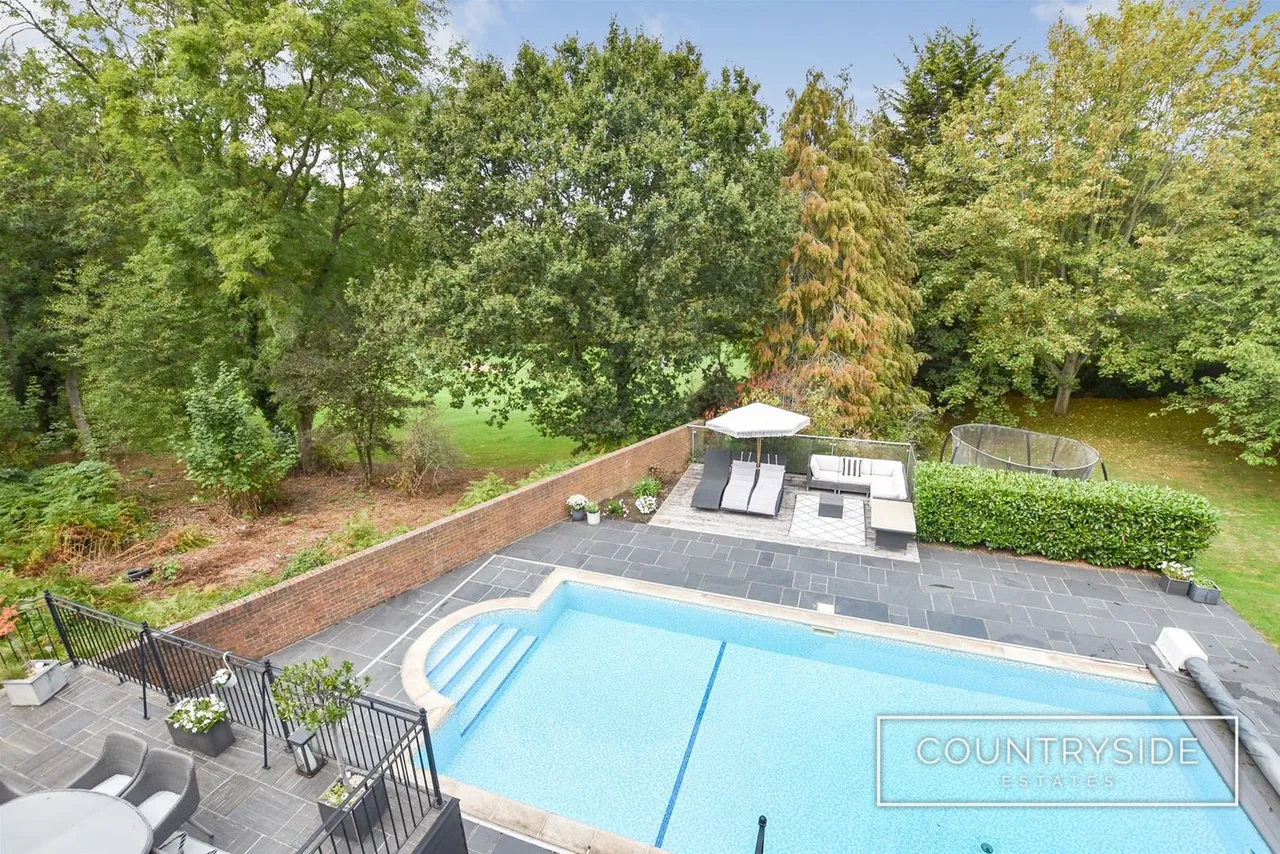 Vicarage Hill, Benfleet, photo 20