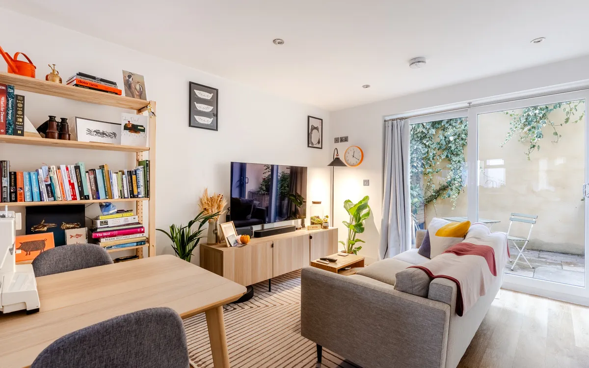 2 bed house for sale, Sydenham Road, Cotham, BS6