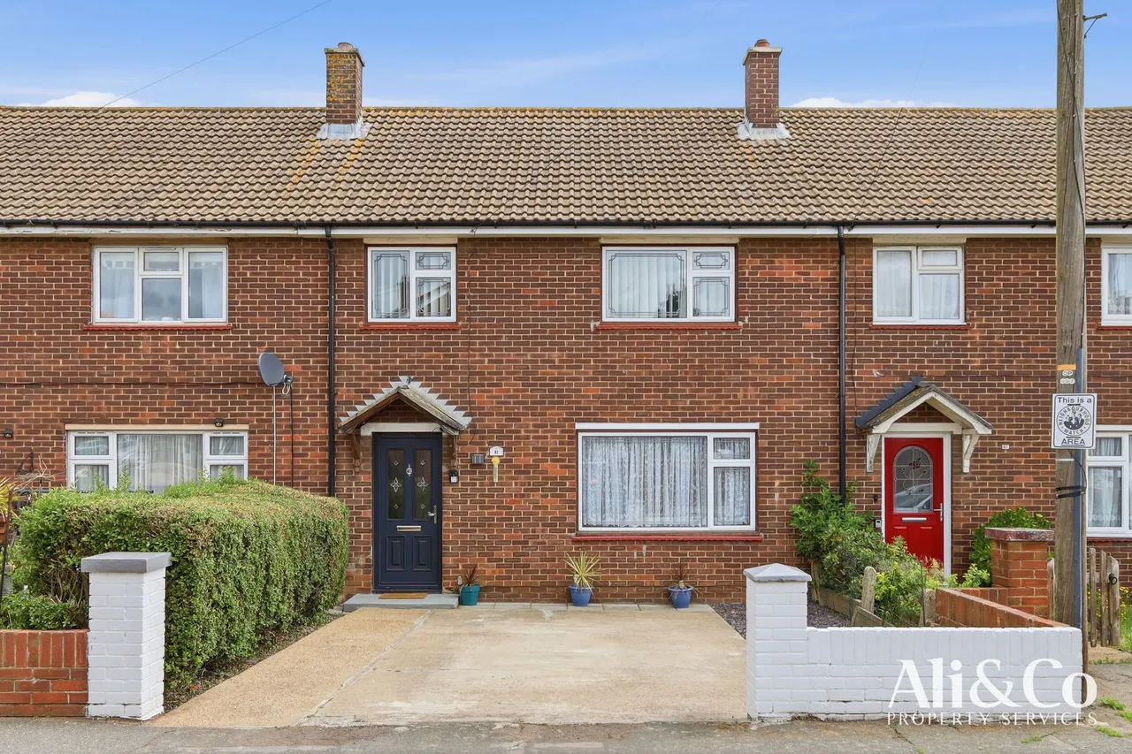 Sabina Road, Grays, Essex, RM16 4PN, photo 2